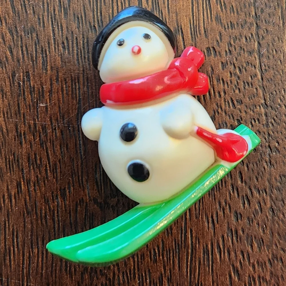VINTAGE Avon Snowman Pin